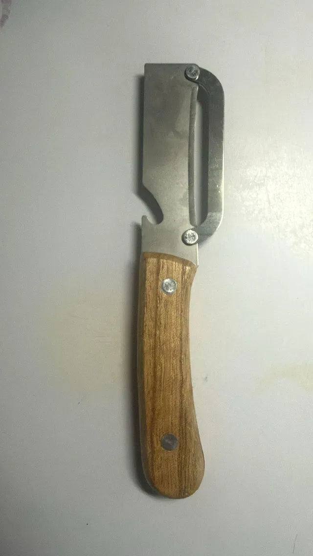 Kitchen Peeler with Wooden Handle